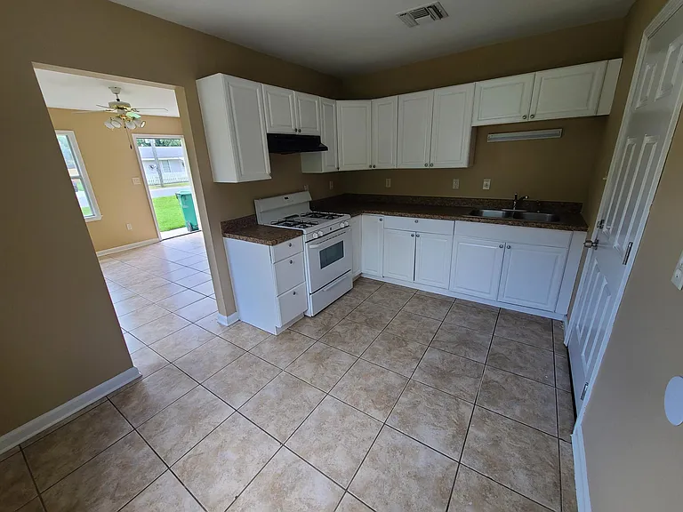 3281 Carey St — Photo 5