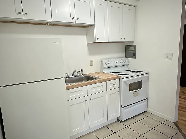 1303 Cove Ave #104 — Photo 5