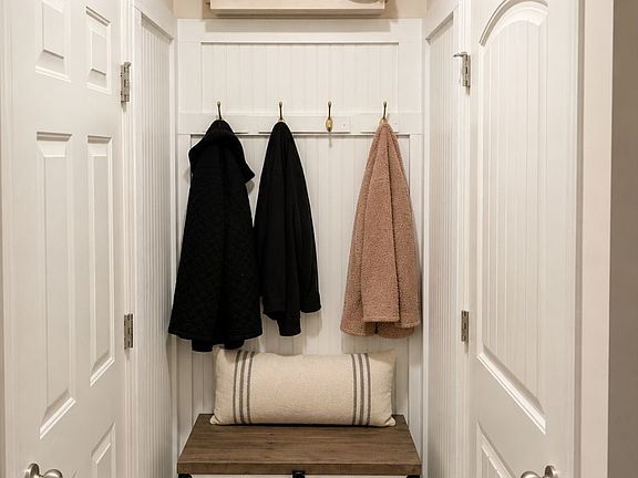 5th image of 183 Durana Way