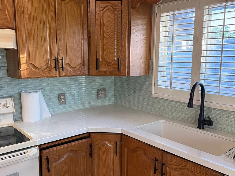 2278 E Logan Ave — Photo 12