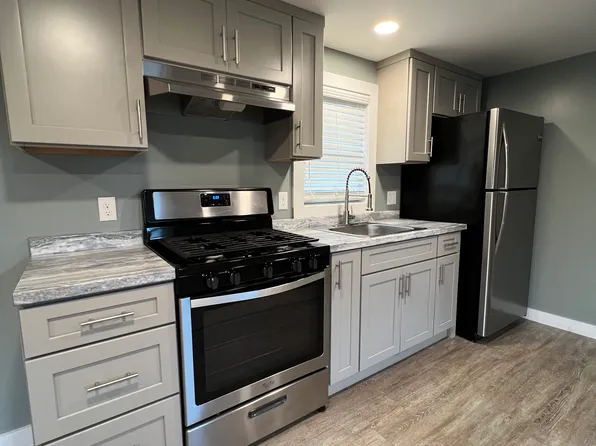 50 Marion Rd #2, Mattapoisett, MA 02739