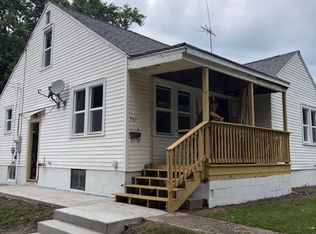 907 Avenue G, Sterling, IL 61081
