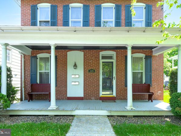 319 N Broad St, Lititz, PA 17543