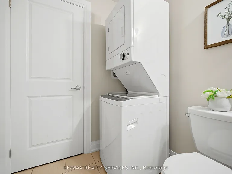 26 Coles Ave #302 — Photo 35