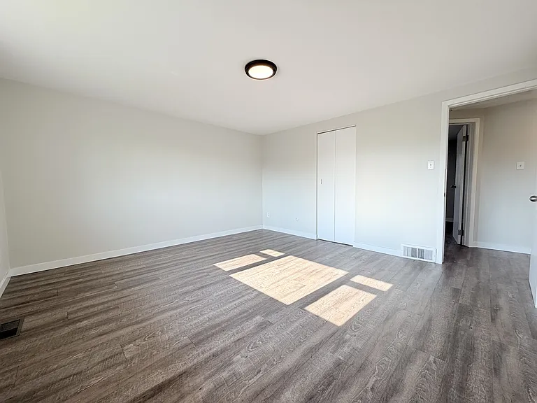 766 Indian Rd N #3 — Photo 13