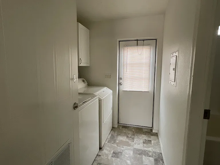1497 Colina Dr — Photo 8