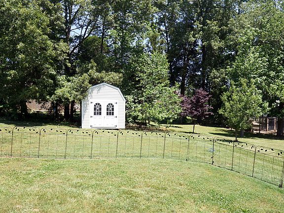 5th image of 445 Wooten Road