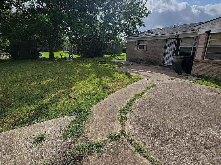 2861 Maple Dr — Photo 15