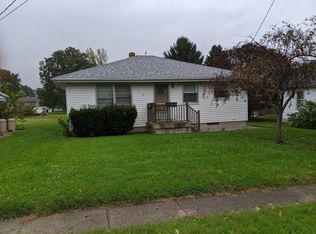 516 N State St, Roanoke, IL 61561
