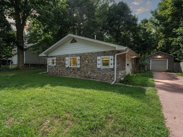 46 Salem St, Hillsdale, MI 49242