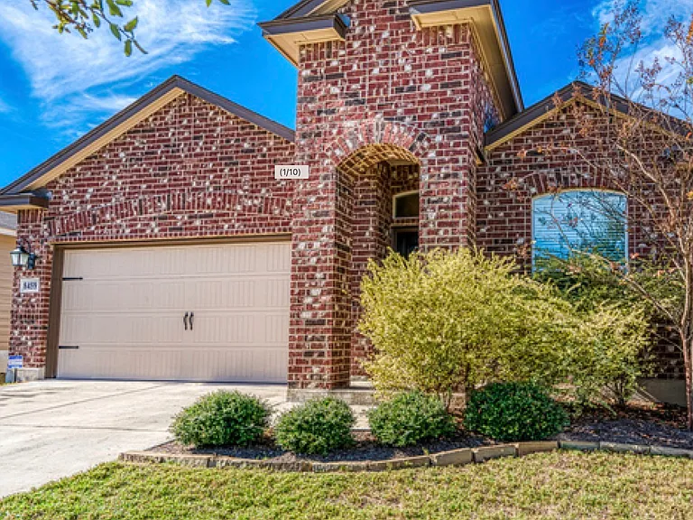8459 Buckhorn Parke — Photo 1