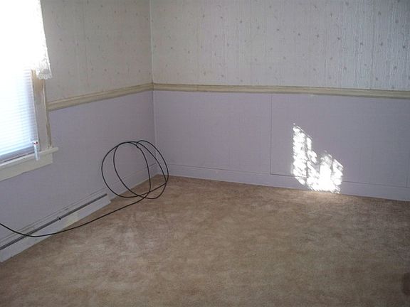 4th image of 1428 Campbell Ave
