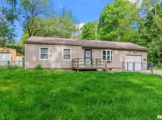 9 Bryant Ln, Springfield, IL 62702