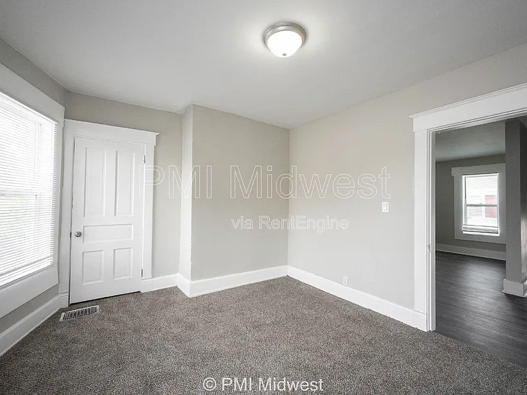 538 W 29th St #B — Photo 12