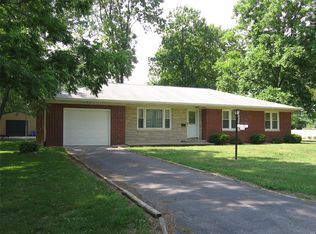 1690 Methodist St, Carlyle, IL 62231