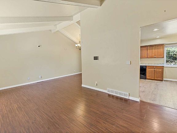 2nd image of 1401 Sanderson Ave