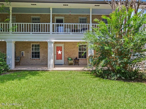 515 3rd St APT 7, Bay Saint Louis, MS 39520