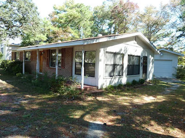 310 Sellers St, Oak Island, NC 28465