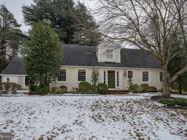 1362 Karen Ln, Wayne, PA 19087