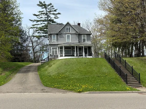 762 Riverside Dr, Johnson City, NY 13790