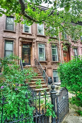 Sold by R New York | media 2