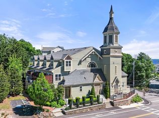 214 Atlantic Ave APT 8, Hull, MA 02045