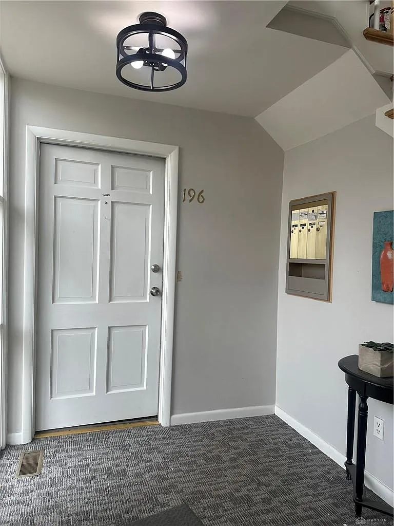 2 bed, 2.0 bath, 1698 sqft, $1,650 — Photo 2