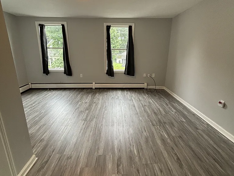 172 Grand St — Photo 4