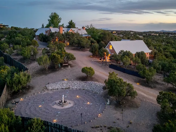 30 Estrellas De Tano, Santa Fe, NM 87506