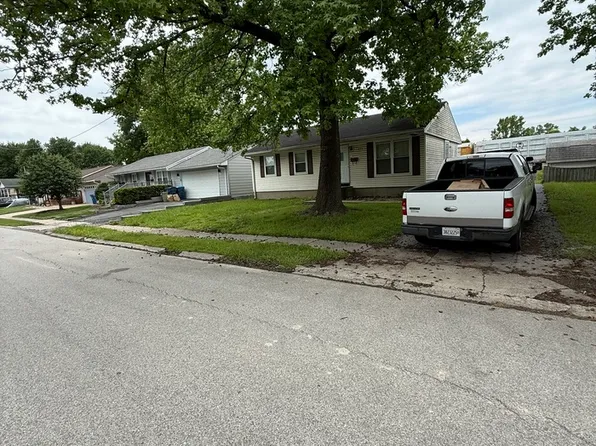 303 Wilson Park Ln, Granite City, IL 62040