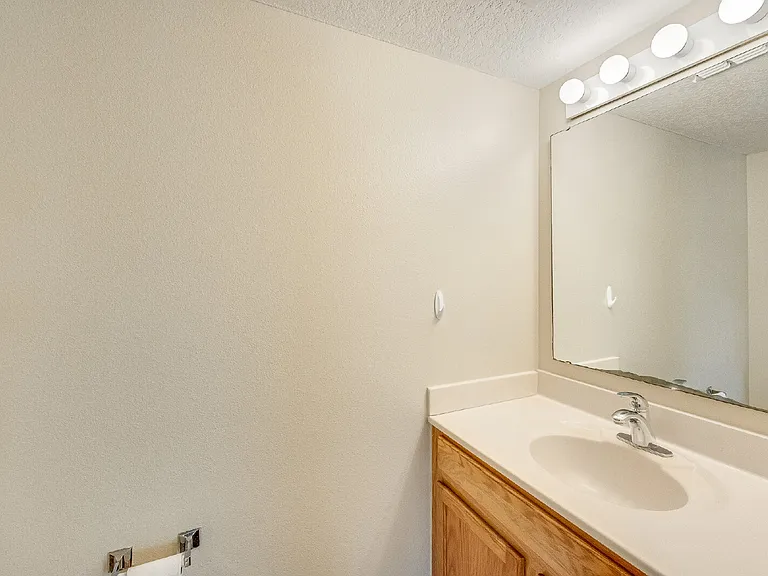 2081 Brookshire Cir — Photo 10