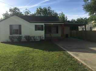 6229 Dave St, Groves, TX 77619