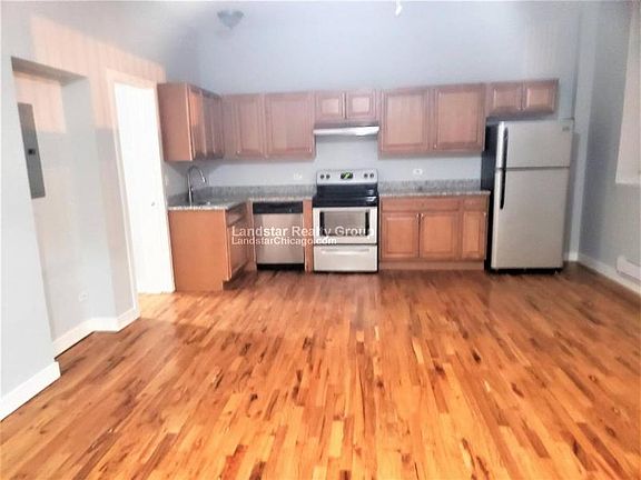 4th image of 7450 N Greenview Ave APT G1