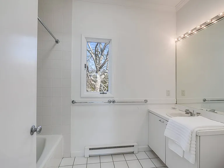 4 Peconic Rd — Photo 30