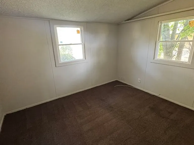 1115 Grant Ave — Photo 5