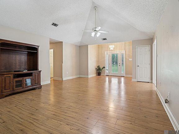 4th image of 18930 King George Bay Rd
