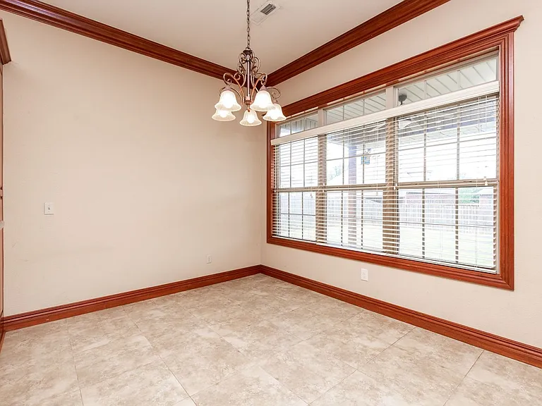 3902 Banbury Dr — Photo 14