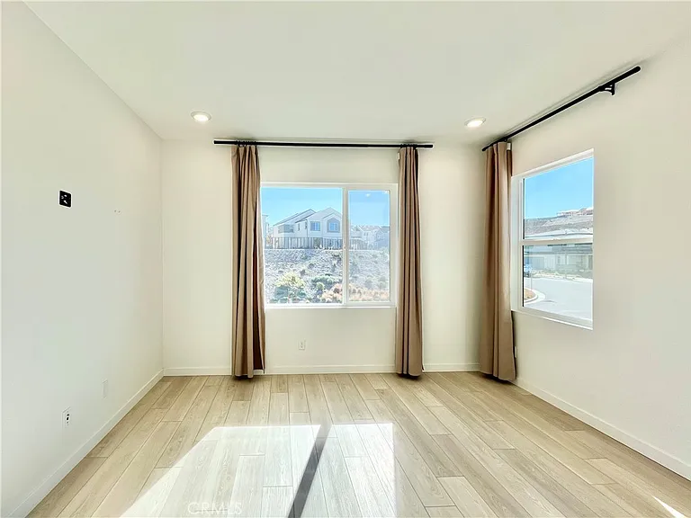 27812 Marquee Dr — Photo 20