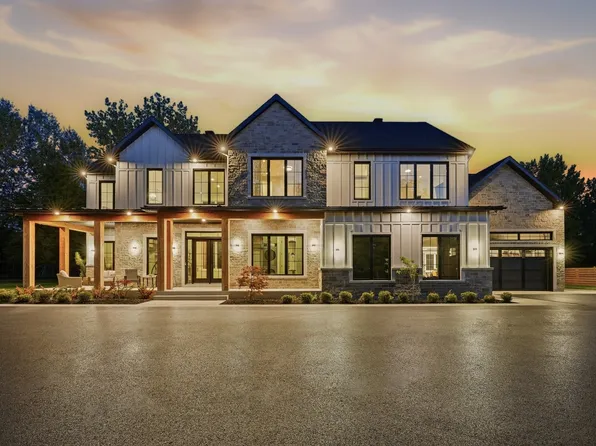 568 Rue Charlebois, Sainte Julie, QC J3E 1Y2