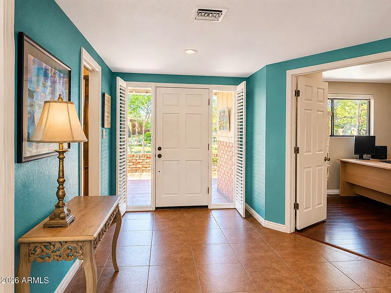 7026 E Sunnyside Dr — Photo 4
