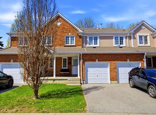 10 Bassett Blvd Unit 216, Whitby, ON L1N 9C4