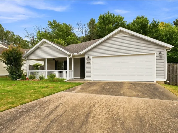 4355 W Serviceberry Dr, Fayetteville, AR 72704