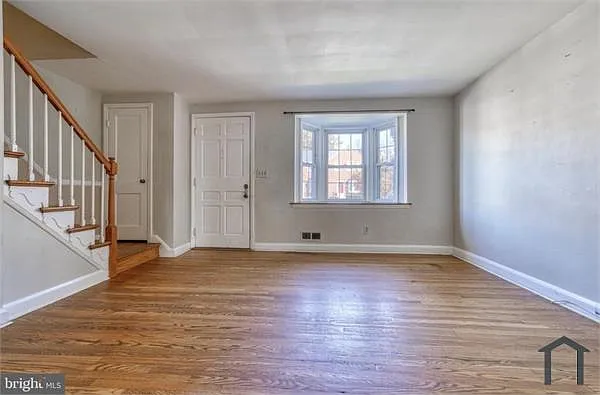 3 bed, $3,000 — Photo 3