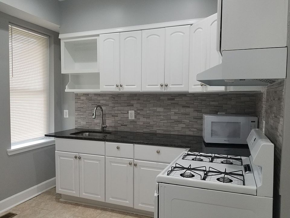 1st image of 522 Lyndhurst St