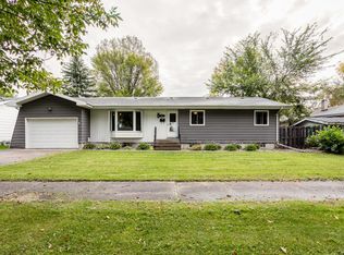 1013 S 19th St, Grand Forks, ND 58201