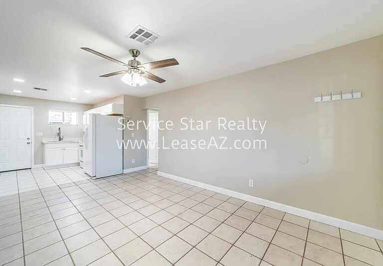 5460 W Palmaire Ave — Photo 10