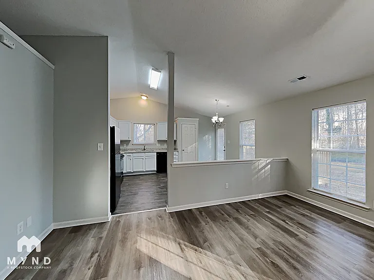 6902 Kentucky Derby Dr — Photo 4