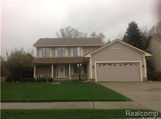2551 Stanmoor Dr, Waterford, MI
