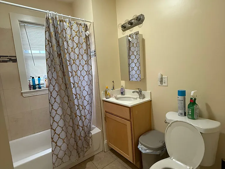 74 Brooks St #2L — Photo 1