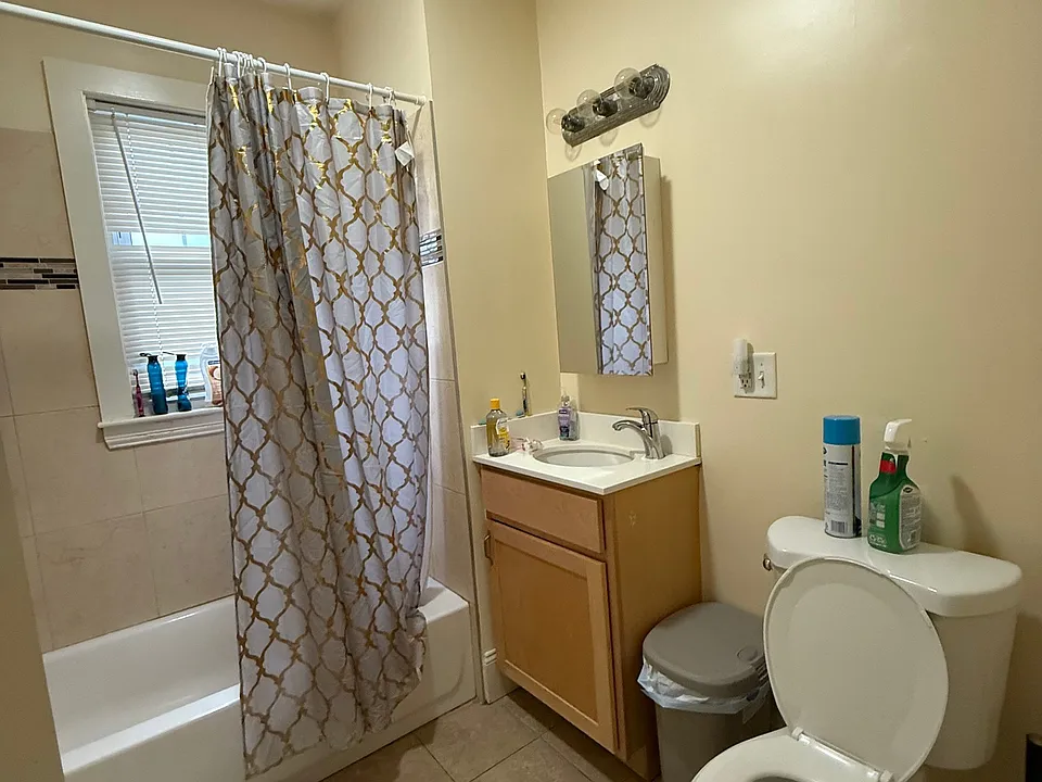 74 Brooks St #2L